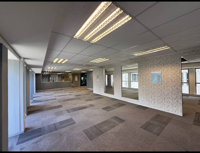383.50M² OFFICE TO LET IN FORESHORE